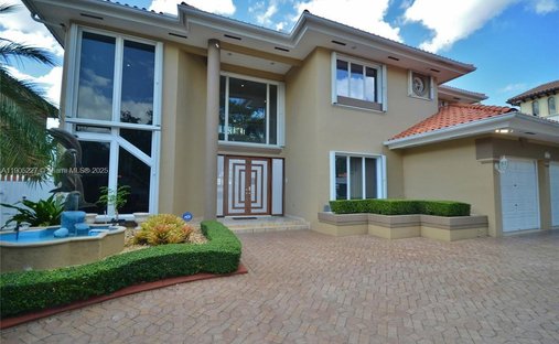 House in Hialeah, Florida, United States 1