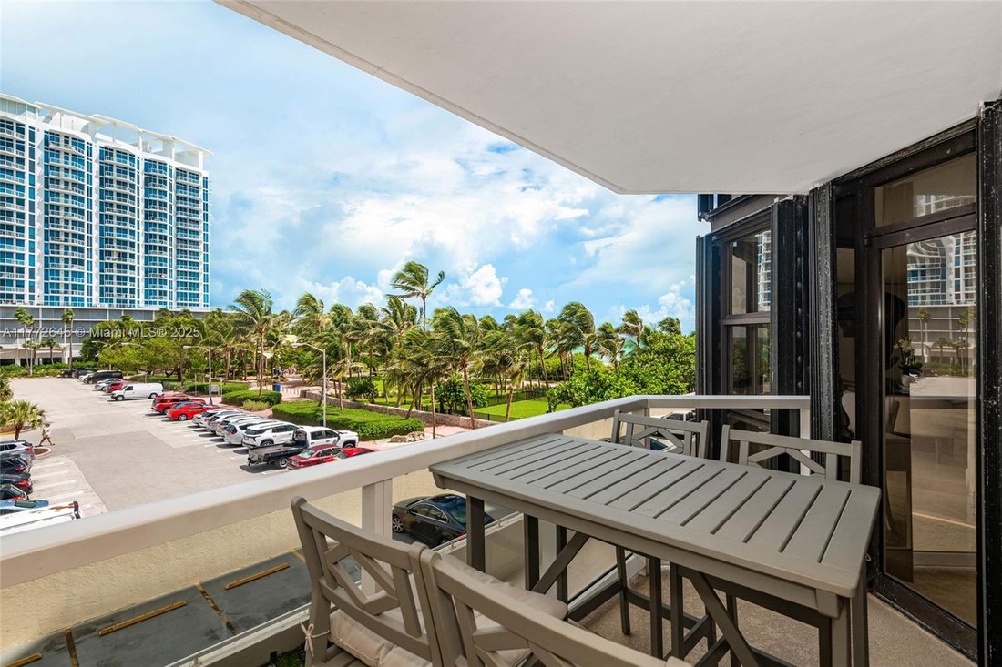 Condo in Miami Beach, Florida, United States 2 - 16639227
