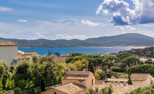 Villa in Ville-Les Saquedes-Le Bouillonnet, Sainte-Maxime, France 1