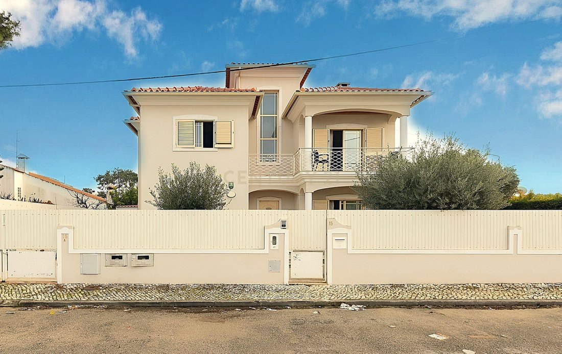 Villa in Aroeira, Charneca de Caparica e Sobreda, Portugal 4 - 16635340