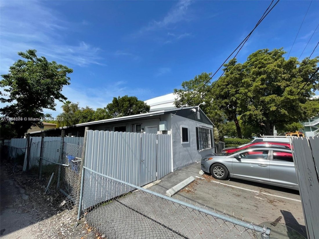 Miami, Florida, United States 5 - 16637392