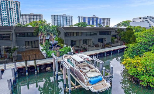 Townhouse in Golden Beach, Florida, United States 1