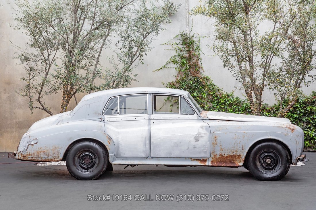 Rolls-Royce Silver Cloud III in Los Angeles, CA 4 - 16630008