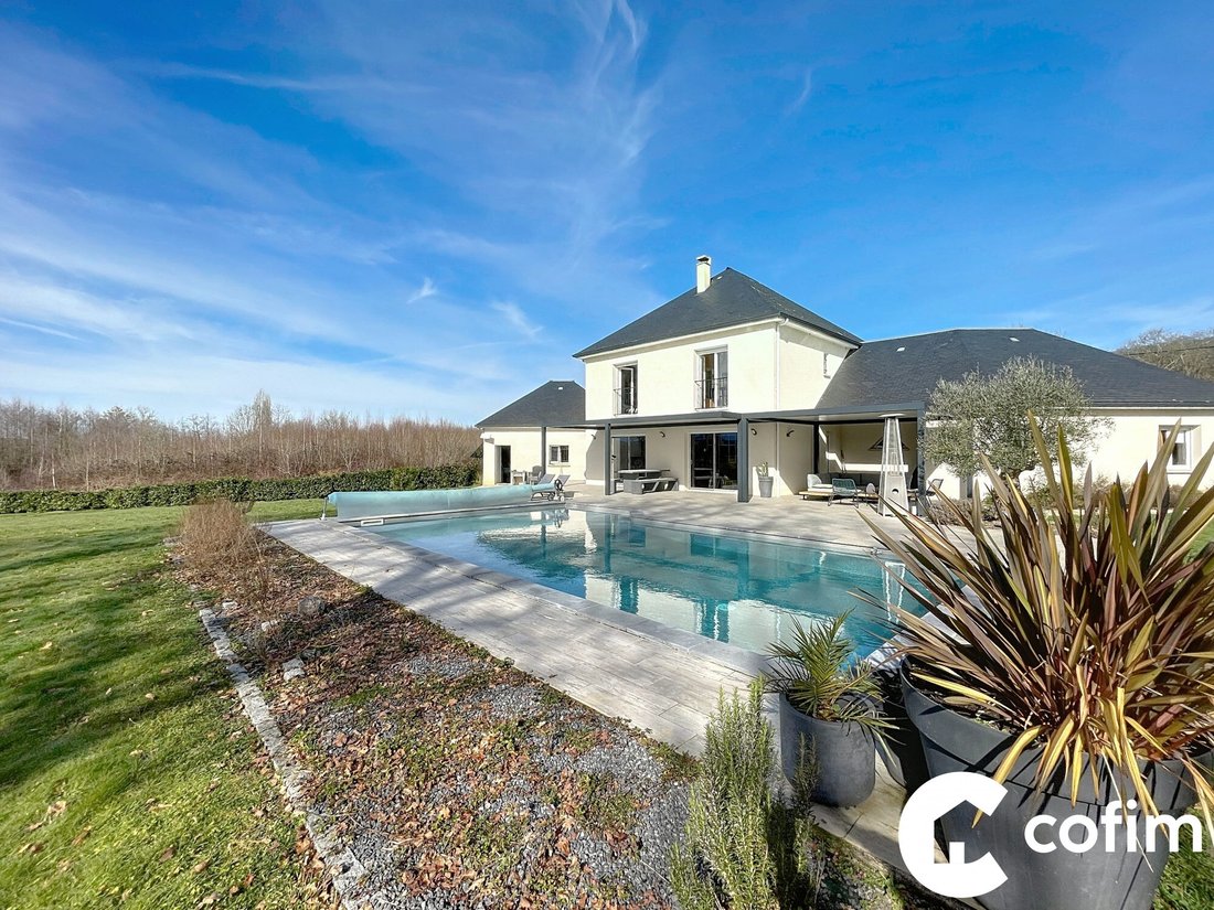 Villa in Livron, Nouvelle-Aquitaine, France 1 - 16643430