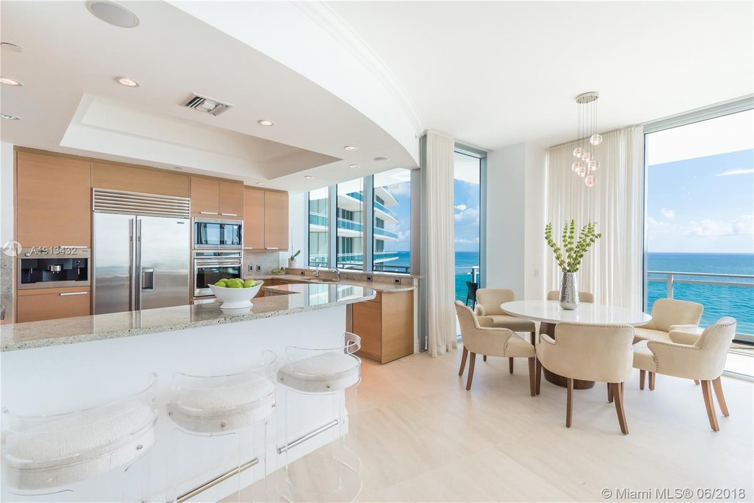 Condo in Bal Harbour, Florida, United States 5 - 16635720