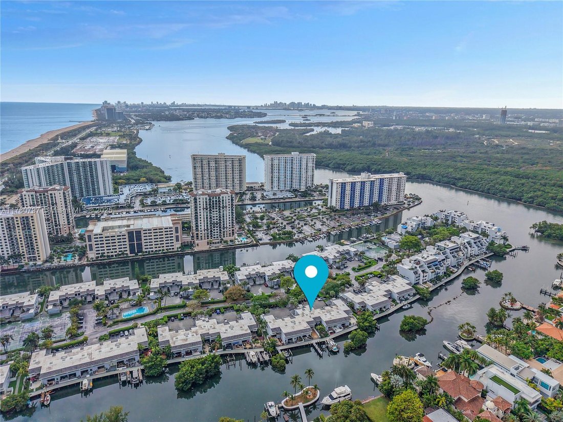 Townhouse in Golden Beach, Florida, United States 2 - 16639690