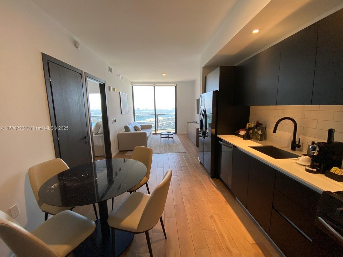 Condo in Miami, Florida, United States 4 - 16637027