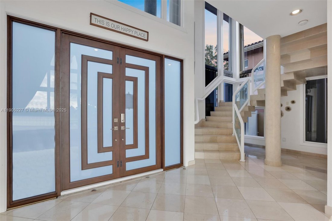 House in Hialeah, Florida, United States 2 - 16640024