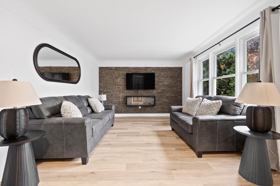 House in Kingston, Ontario, Canada 4 - 16646375
