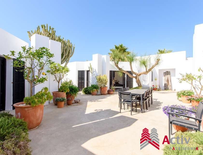 Villa in Santa Eulària des Riu, Balearische Inseln, Spanien 4 - 16581616