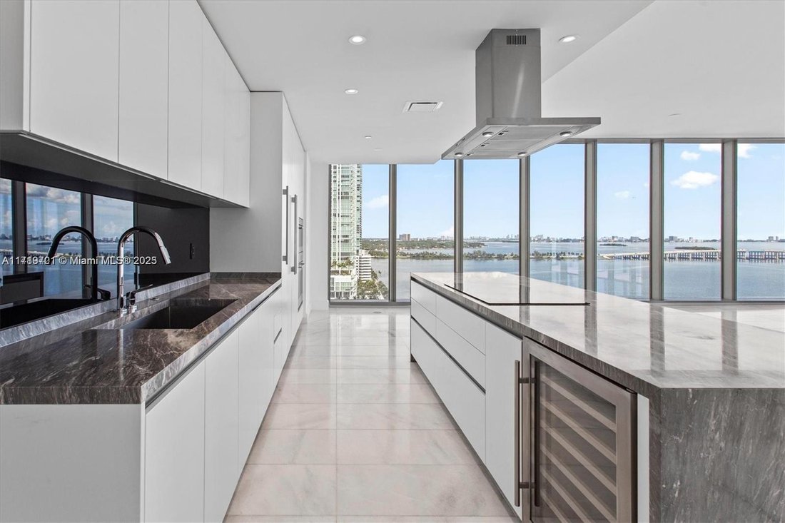Condo in Miami, Florida, United States 3 - 16640202
