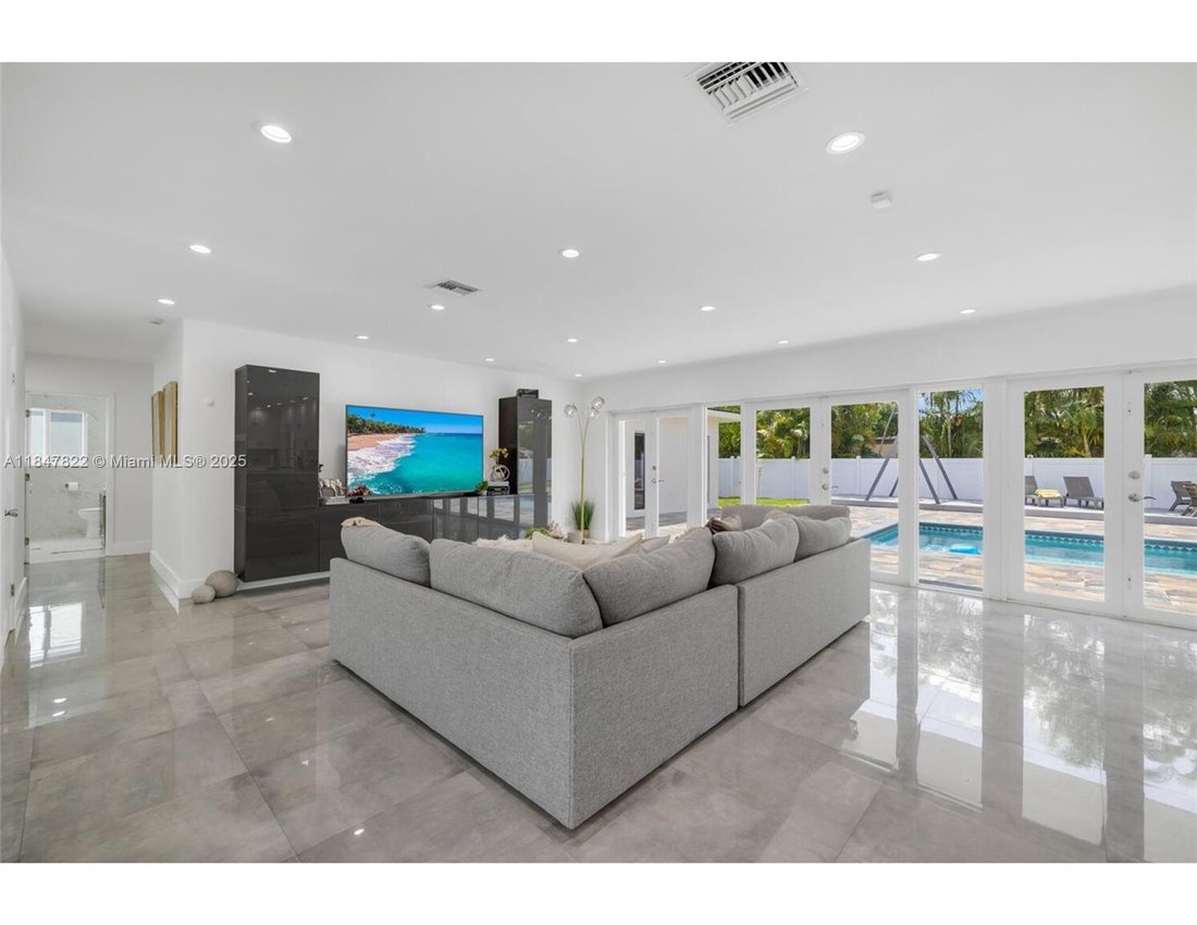 House in Aventura, Florida, United States 5 - 16635481