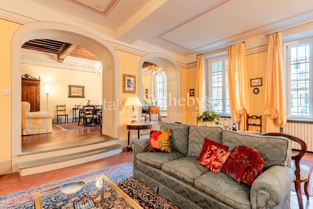 Apartment in Historic Center, Lucca, Tuscany 2 - 16648259