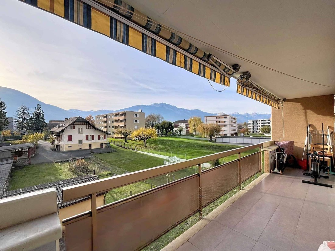 Appartement 3.5 Pièces Avec Belle Vue Sur Les Montagnes