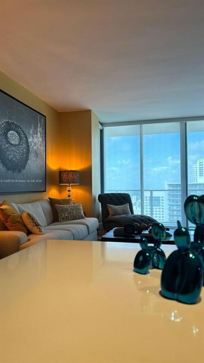 Condo in Miami, Florida, United States 3 - 16640370
