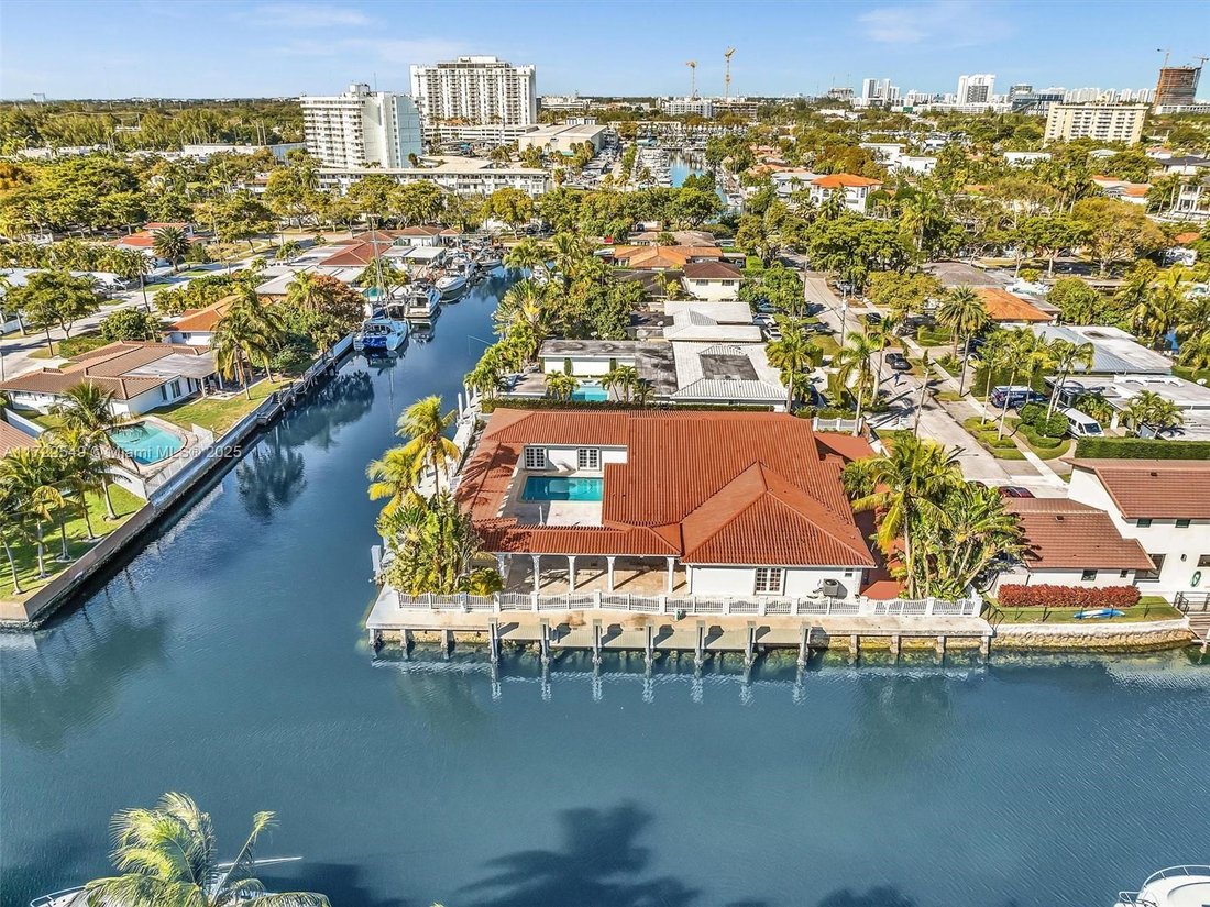 House in North Miami Beach, Florida, United States 4 - 16638349