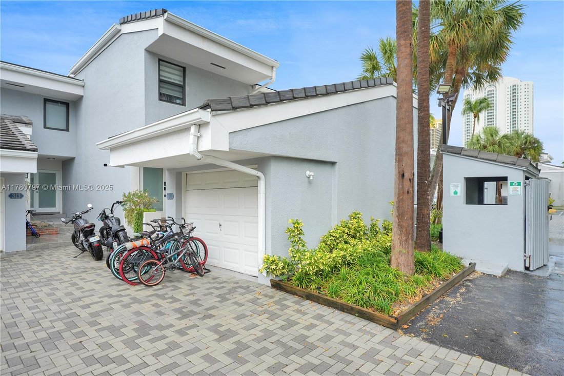 Townhouse in Golden Beach, Florida, United States 3 - 16639690