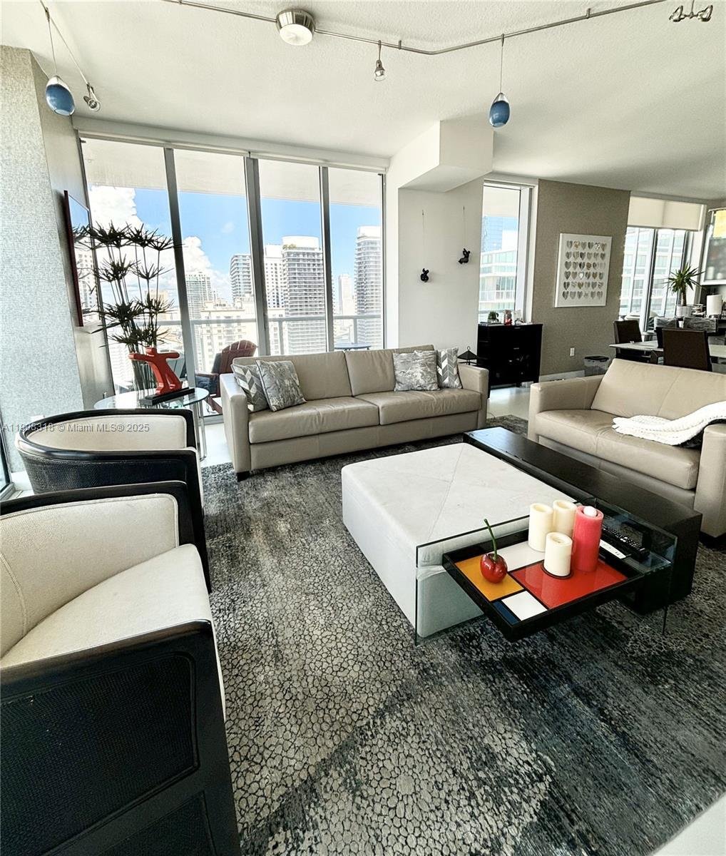 Condo in Miami, Florida, United States 5 - 16636219