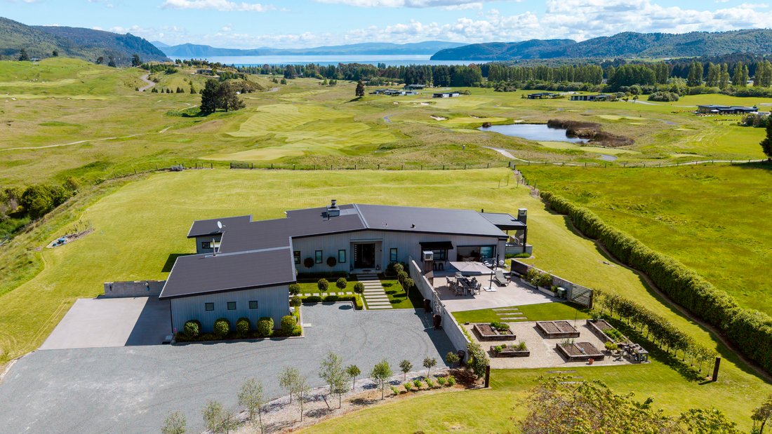 House in Kinloch, Waikato, New Zealand 1 - 16647602