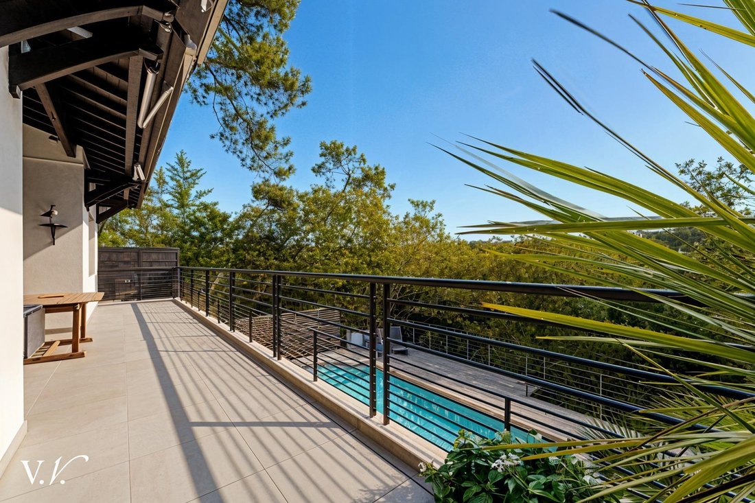 Estate in Aiguillon, Arcachon, France 2 - 16562810