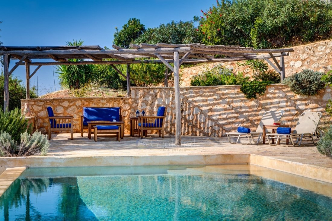 Villa in Eugirou, Apollonioi, Greece 5 - 16648514