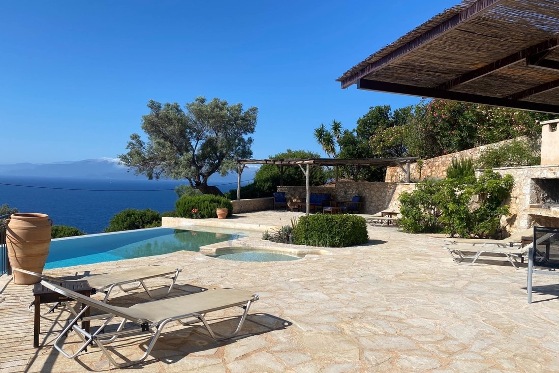 Villa in Eugirou, Apollonioi, Greece 1 - 16648514