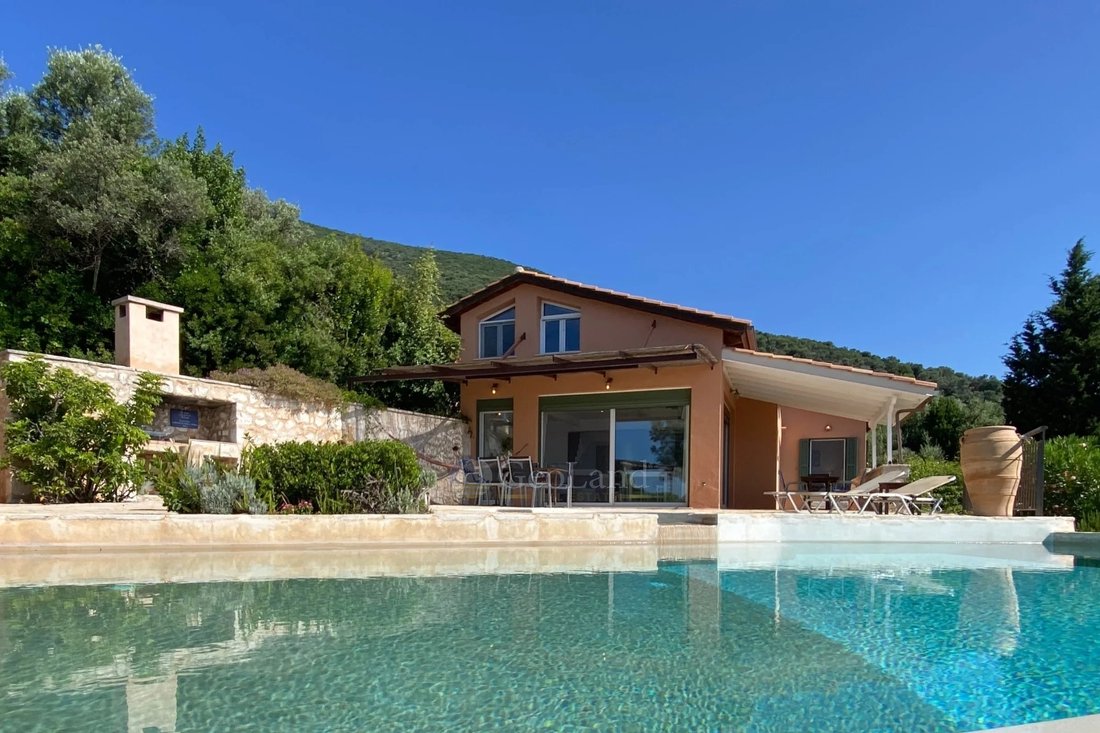 Villa in Eugirou, Apollonioi, Greece 4 - 16648514