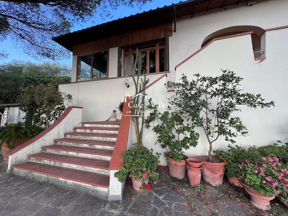 Villa in Historic Center, Prato, Tuscany 1 - 16616914
