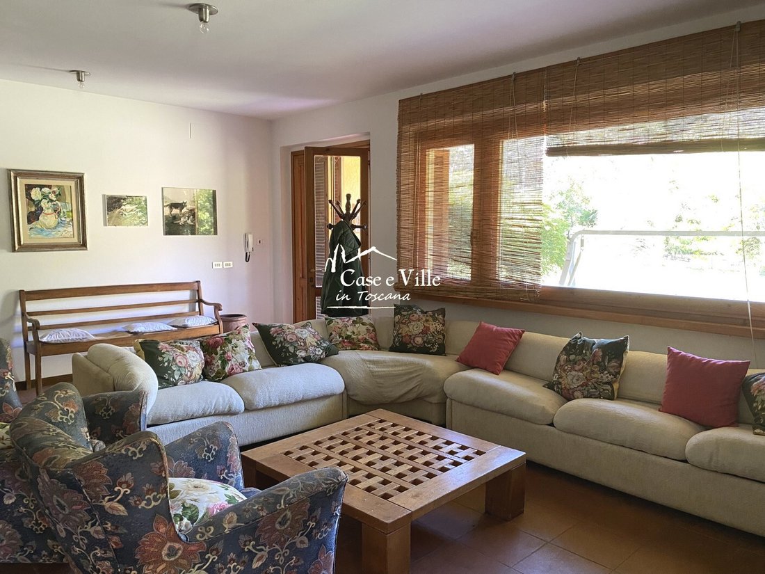 Villa in Vaiano, Tuscany, Italy 4 - 15743411