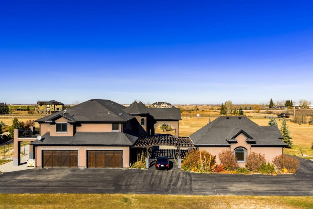 Casa a Cochrane, Alberta, Canada 2 - 16648630
