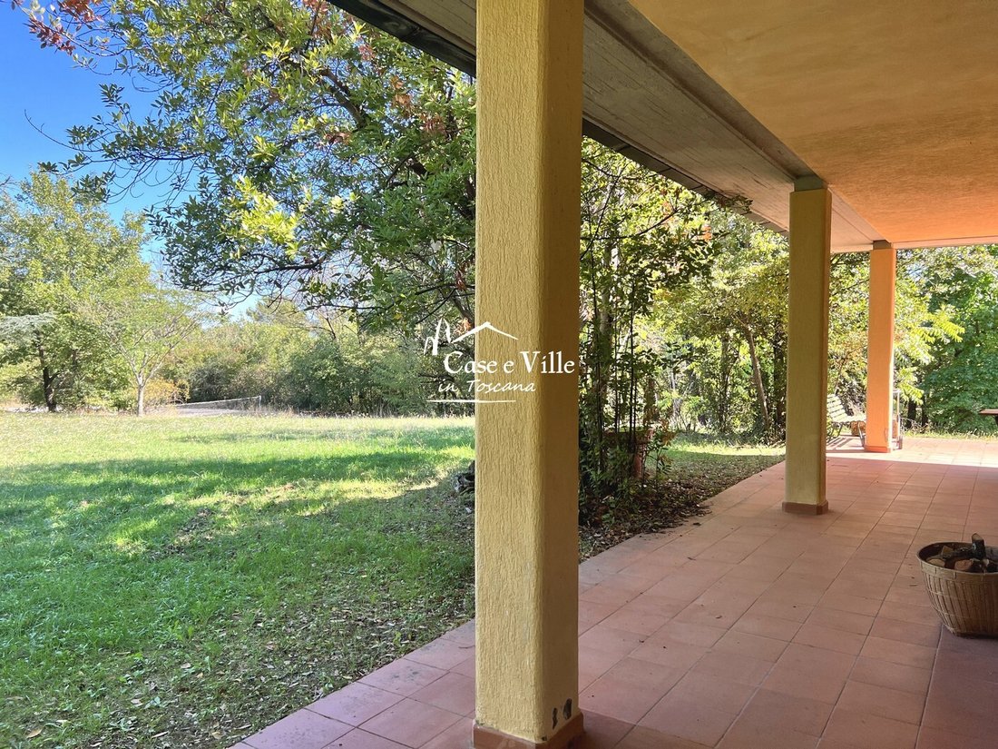 Villa in Vaiano, Tuscany, Italy 2 - 15743411