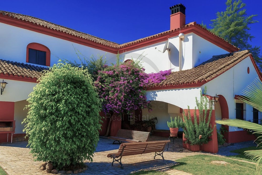 Villa in Gines, Andalusia, Spain 1 - 16649013