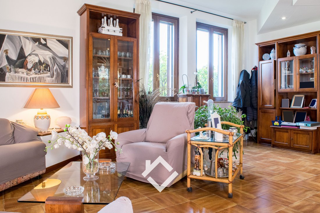 Villa in Travedona Monate, Lombardy, Italy 4 - 16649082