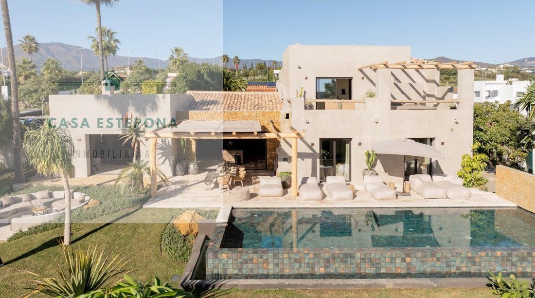Villa in Estepona, Andalusia, Spain 2 - 16649015