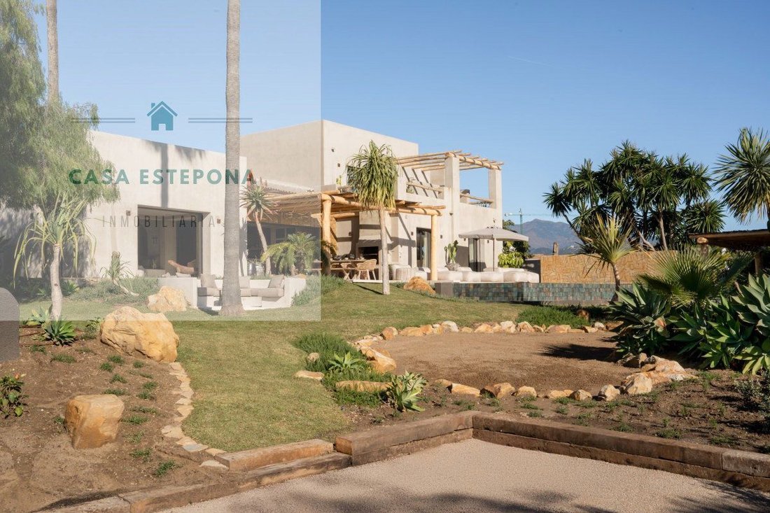 Villa in Estepona, Andalusia, Spain 5 - 16649015