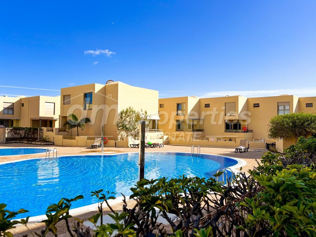 Townhouse in Granadilla de Abona, Canary Islands, Spain 1 - 16649003