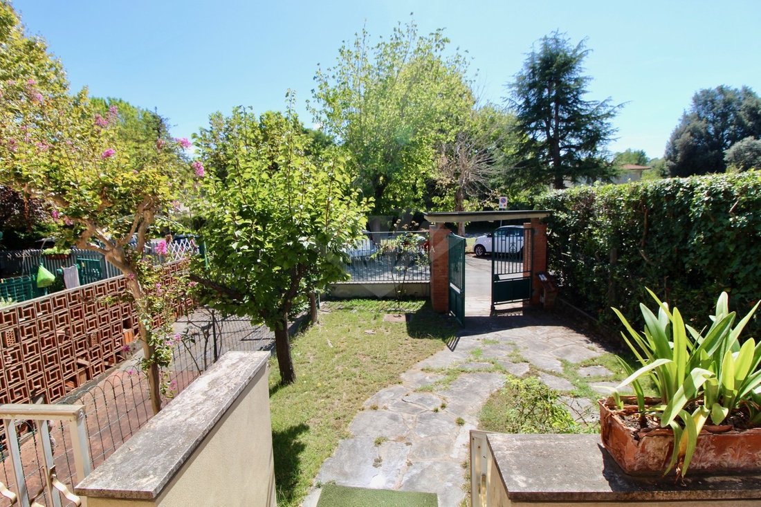 House in Tonfano, Pietrasanta, Italy 5 - 16650977