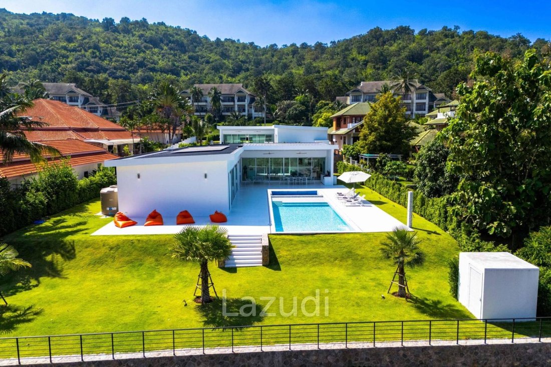 Villa in Cha-am, Phetchaburi, Thailand 1 - 16653247