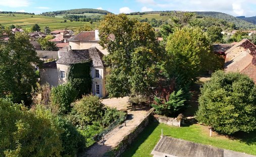 Castle for Sale in Igé, Bourgogne-Franche-Comté, France