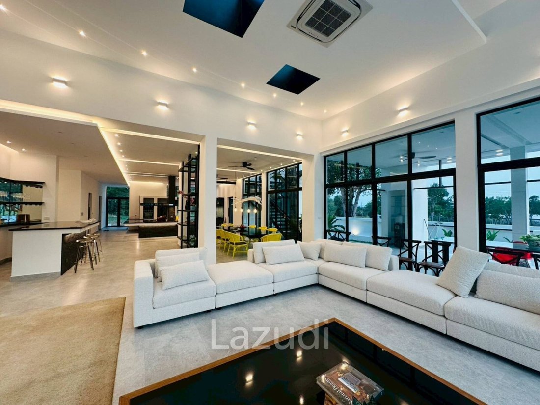 Villa in Pattaya City, Chon Buri, Thailand 2 - 16653503