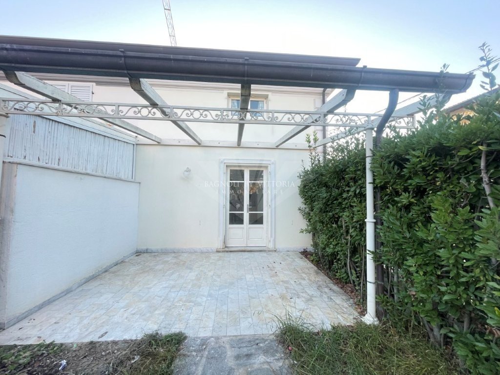 House in Tonfano, Pietrasanta, Italy 4 - 16651135