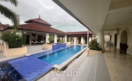 Villa in Nong Kae, Prachuap Khiri Khan, Thailand 1