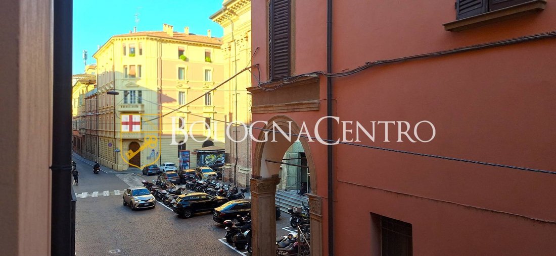 Apartment in Historic Center, Bologna, Italy 3 - 16651589
