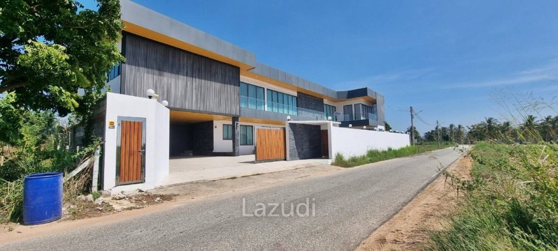 7 Beds 7 Baths 1,200 SQ.M. Pool Villa in Nongpla Lai
