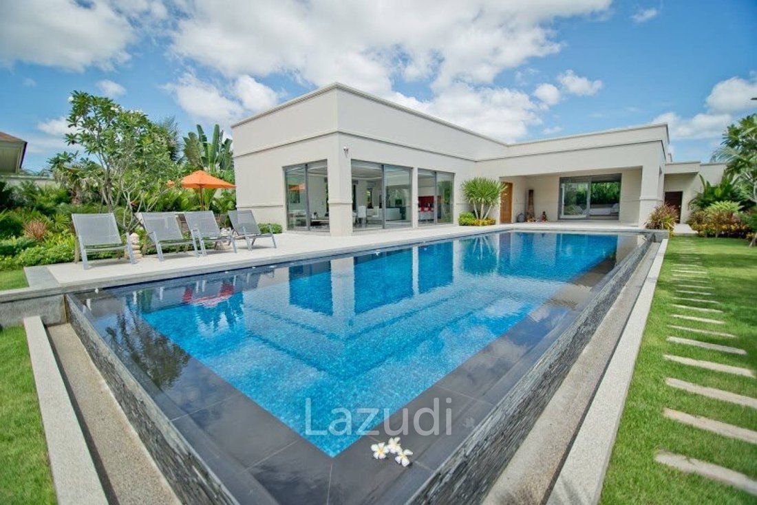 Villa in Pong, Chon Buri, Thailand 1 - 16654765