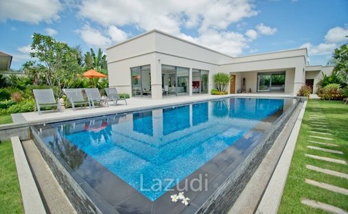 Villa in Pong, Chon Buri, Thailand 1