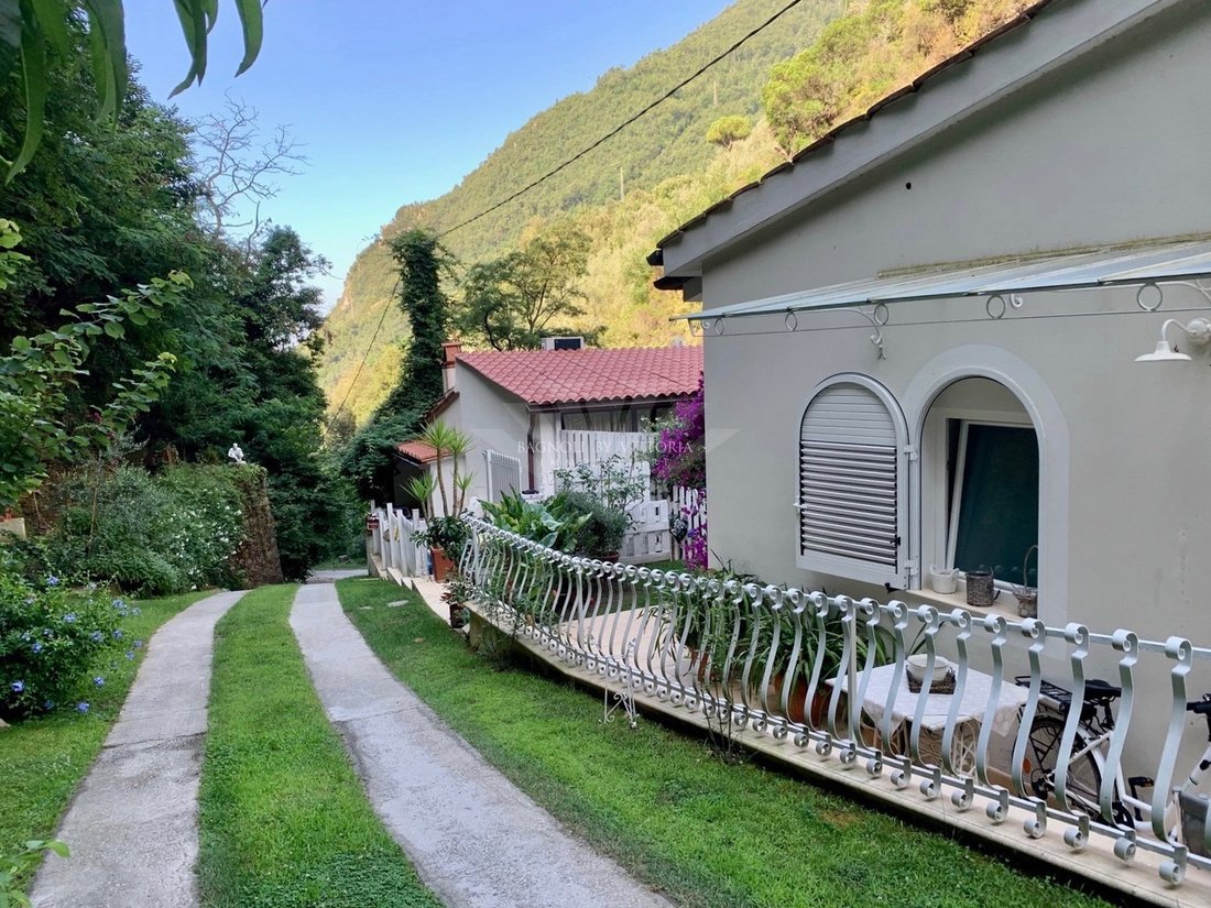 Villa in Strettoia-Capezzano-Valdicastello, Pietrasanta, Tuscany 1 - 16651149