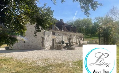 Castle for Sale in Martel, Occitanie, France