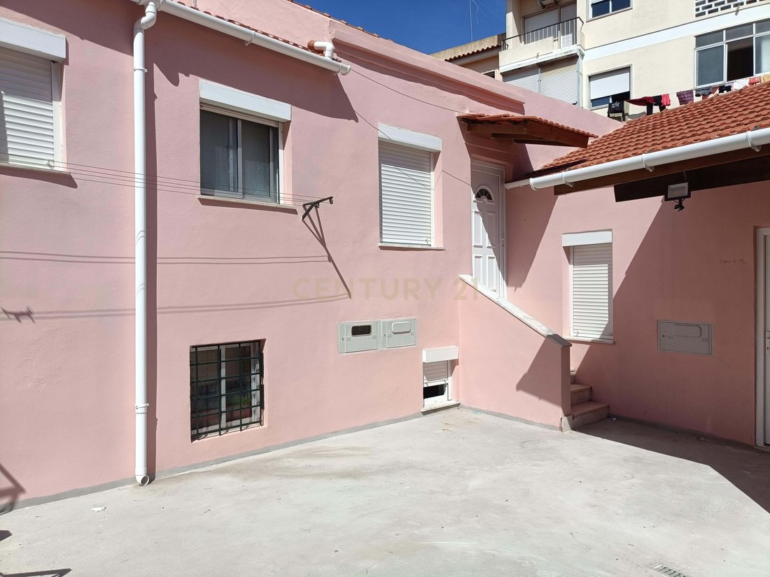 House in Sacavem, Lisbon, Portugal 2 - 16649794