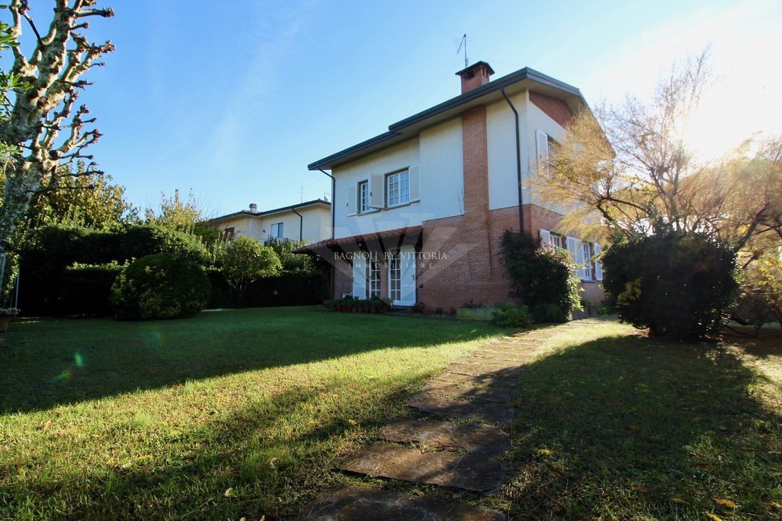 Villa in Tonfano, Pietrasanta, Italy 2 - 16651485